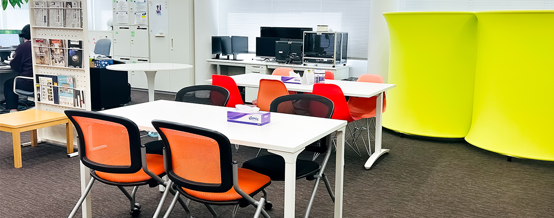 仕事の合間に、ちょっとひと息。社員のランチスペース