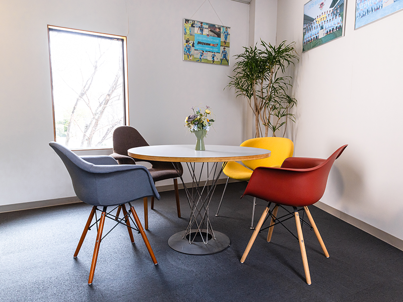 オフィスの様子　応接スペース