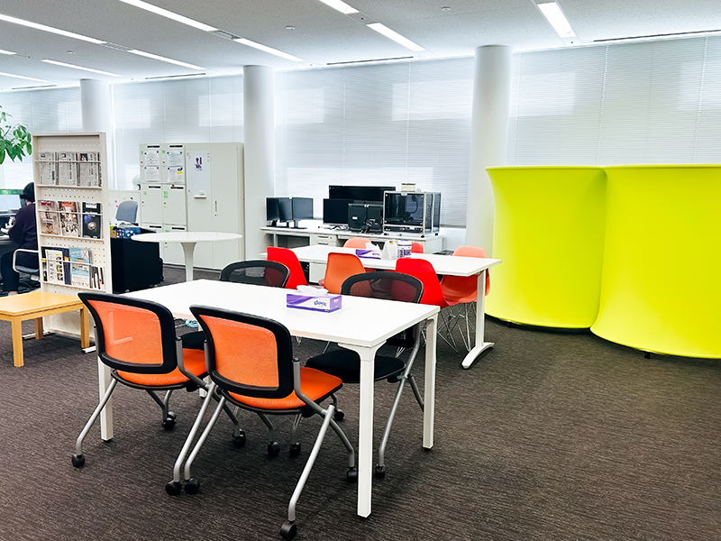 オフィスの様子　休憩スペース